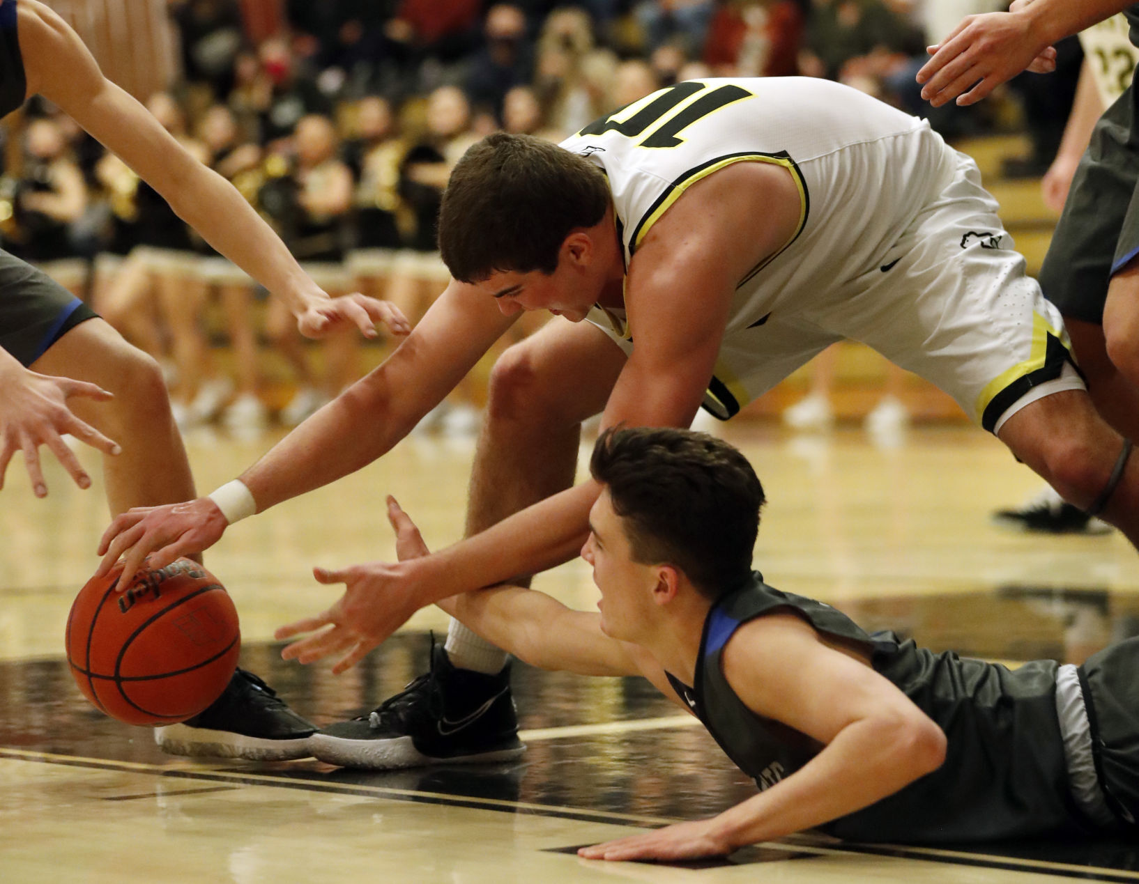 Billings West basketball hosts Skyview